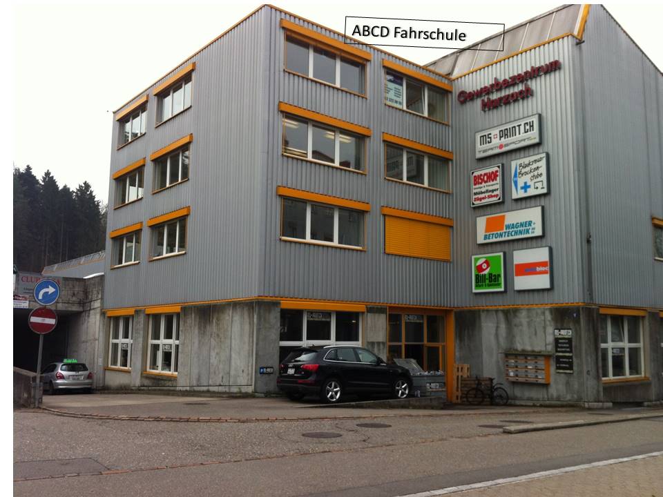 ABCD Fahrschule Winterthur Rollerfahrschule und Motorradfahrschule führt PGS Grundkurse und Zweiradgrundkurse durch